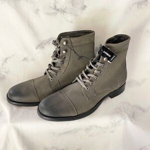 Men’s boots, gray